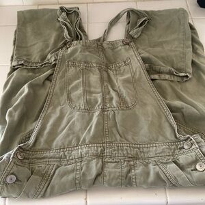 Army green American Eagle overalls